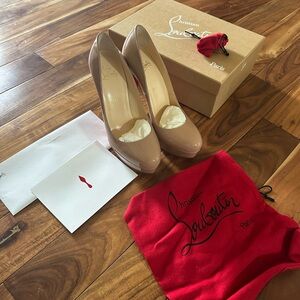 Christian Louboutin Bianca in nude